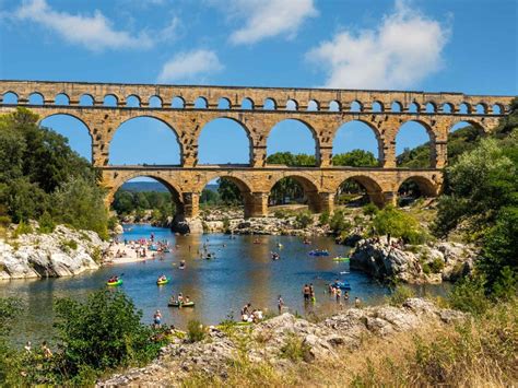  El Pont du Gard: Un Viaje Fascinante por la Ingenieria Romana!