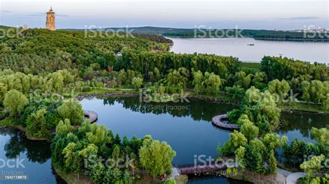 ¡Sumérgete en la Historia y la Belleza Natural del Parque Nacional de Jingyuetan!